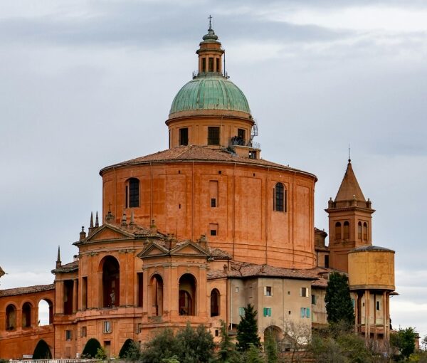 Viajar solo a Italia bolonia
